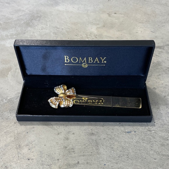 Vintage Bombay Gold Tone Bookmark With Rhinestone Bow NEW Gift Reader Book lover - Picture 1 of 3